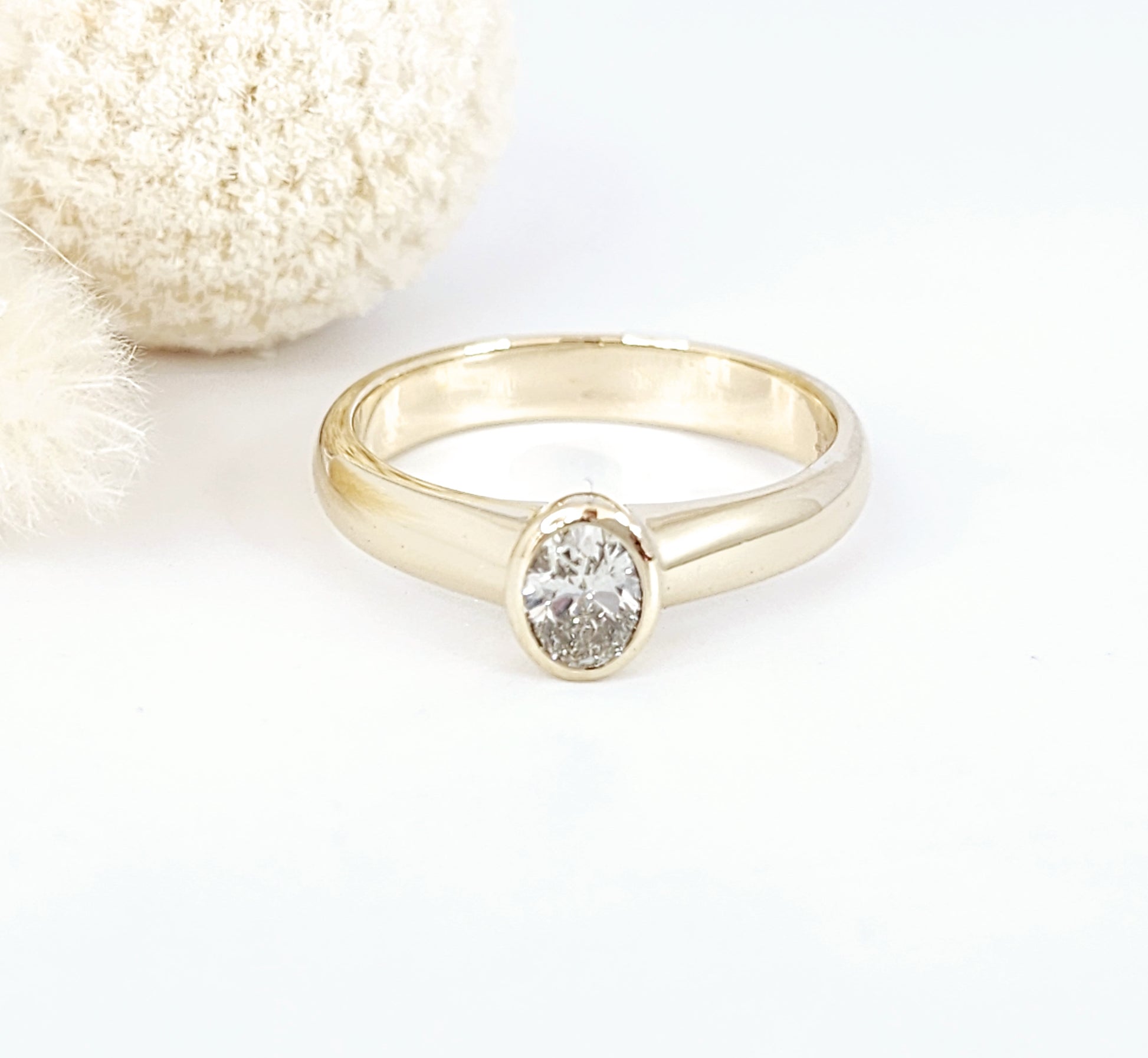 Elegantly Oval - Engagement Ring