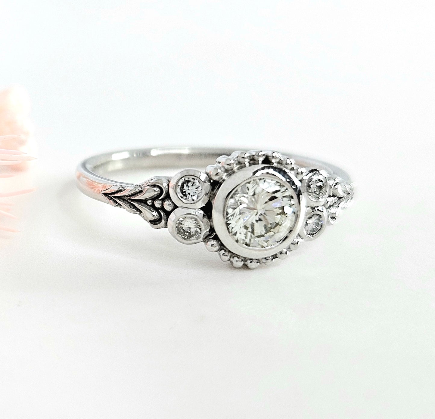 Iris - Dainty Ring