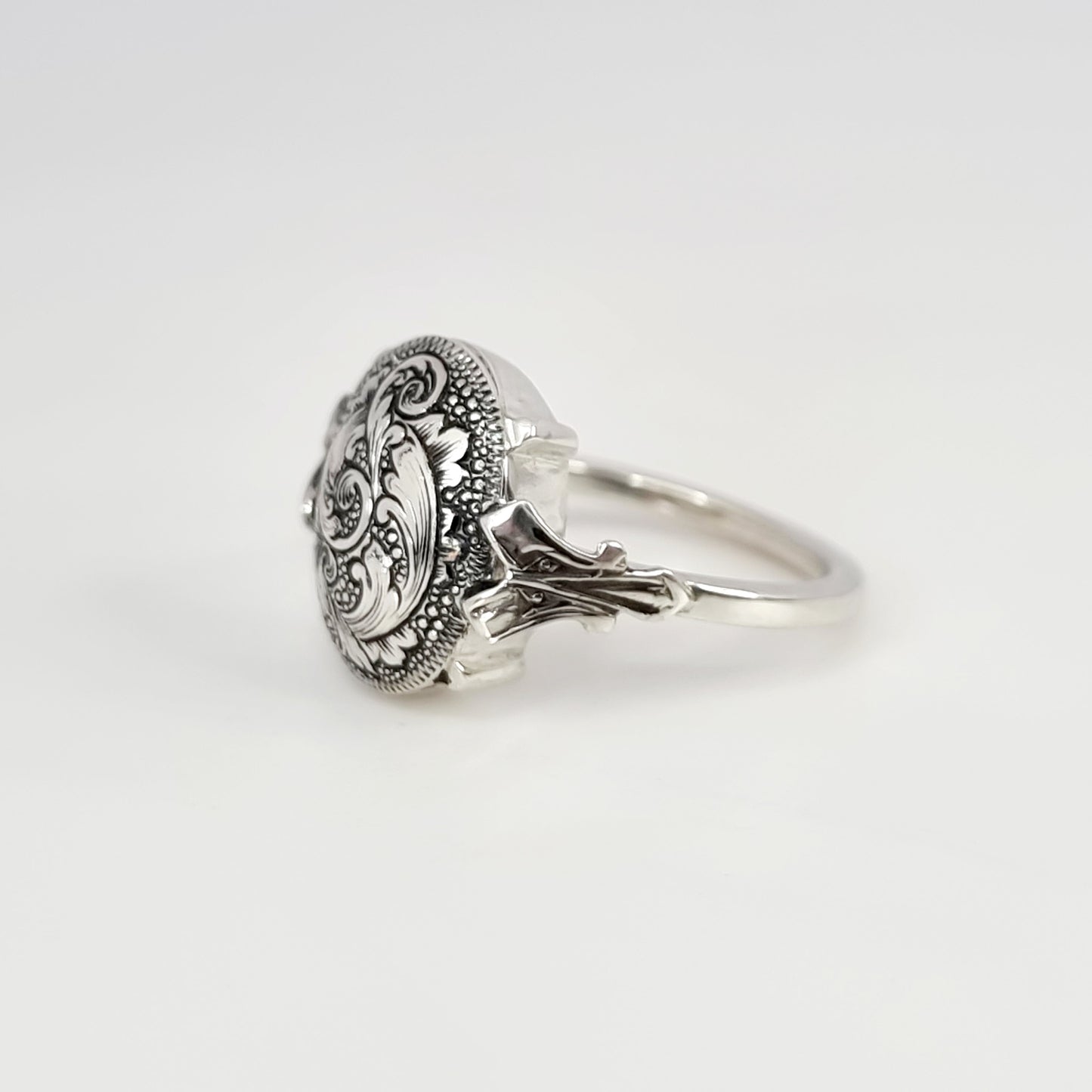 Antique Garden - Ring