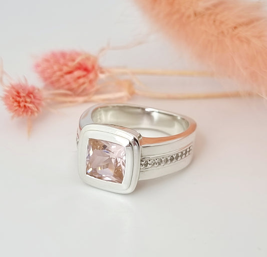 Dreamy Morganite - Ring